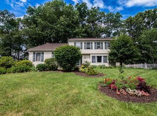 42 Pinecrest Dr, Somerset, NJ 08873