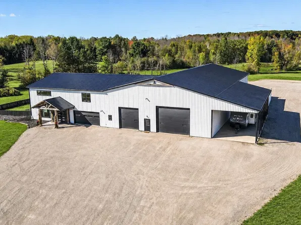 5304 Sampson Rd, Abrams, WI 54101
