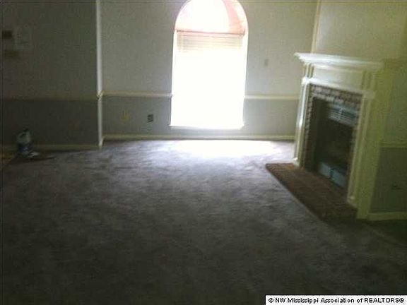 3rd image of 380 Garden Walk S