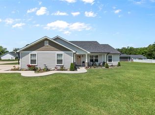 31 Paradise St, Benton, MO 63736