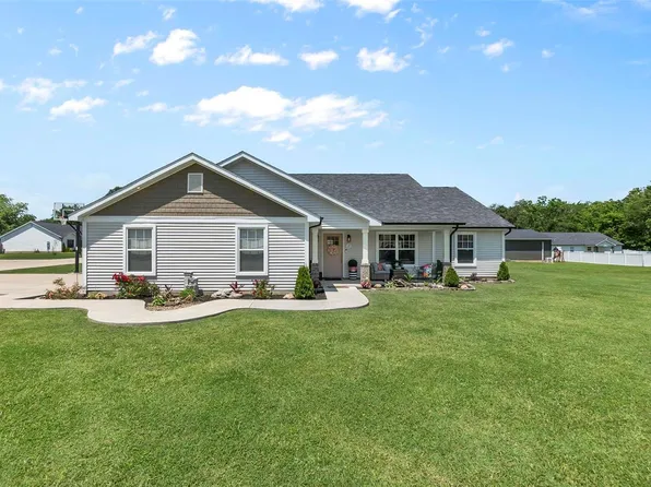 31 Paradise St, Benton, MO 63736
