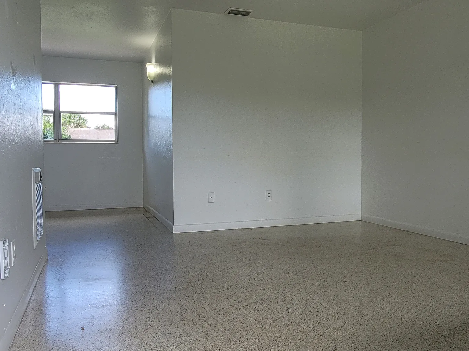 1 bed, 677 sqft, $1,100 — Photo 2