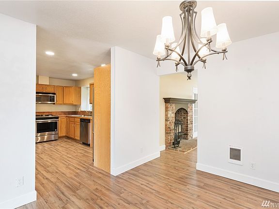 5th image of 13520 144th Ave NW