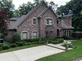 1597 Woodridge Pl, Vestavia, AL 35216