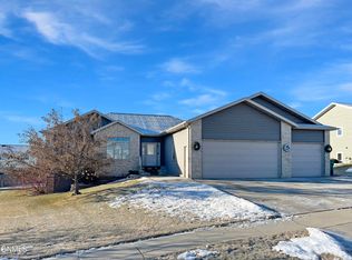 3131 Baltus Dr, Bismarck, ND 58501