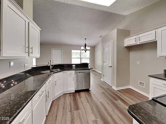 4th image of 2150 Whiteside Ave SE
