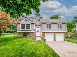 113 Copperwood Dr, Bethel Park, PA 15102