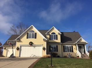 526 Windridge Dr, Chesterton, IN