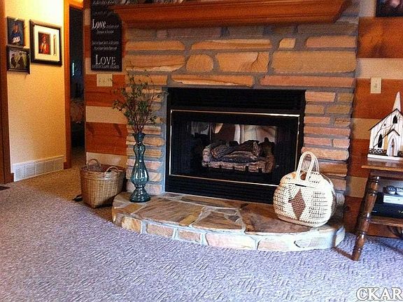5th image of 411 Redwood Dr