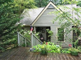 37 Kiwi Ln #10, Sapphire, NC 28774