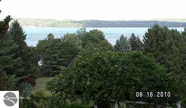 1st image of 9680 Bluff Trl
