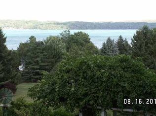 9680 Bluff Trl, Williamsburg, MI 49690