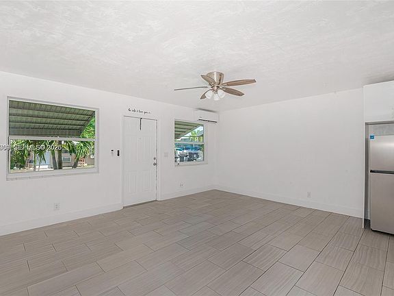 3rd image of 2901 Polk St APT 10