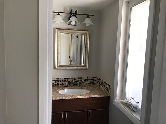 2nd image of 516 Dubois Cir
