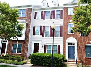 42838 Smallwood Ter, Chantilly, VA 20152