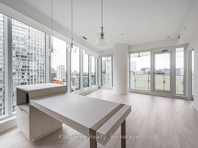 197 Yonge St #2102 — Photo 5