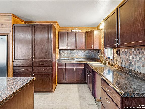 3rd image of 232 Vista Dr