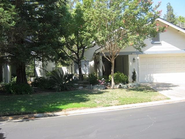 1st image of 9156 N Woodlawn Dr