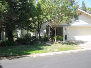 9156 N Woodlawn Dr, Fresno, CA 93720
