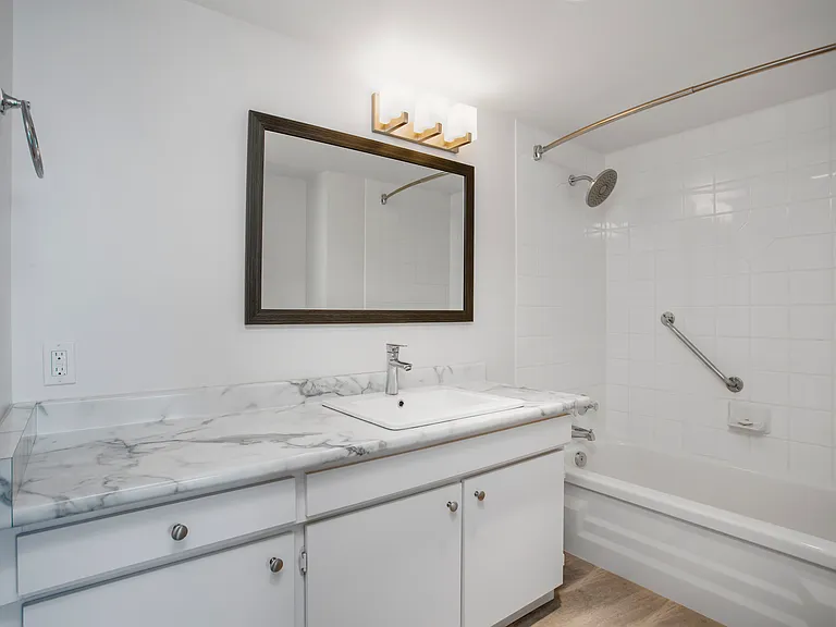 935 Marine Dr — Photo 21