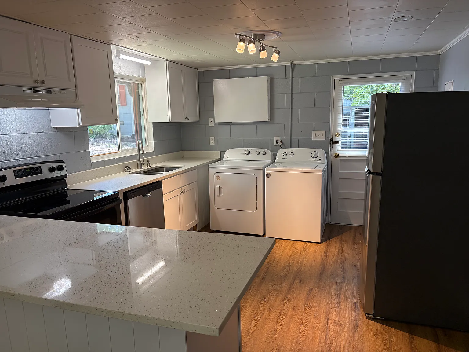 2 bed, 1000 sqft, $1,280 — Photo 3