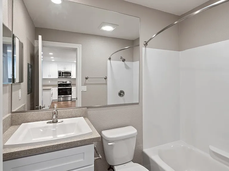 Vista Creek Apartments — Photo 75