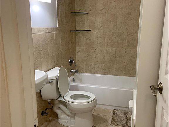 5th image of 1530 NE 191st St #0