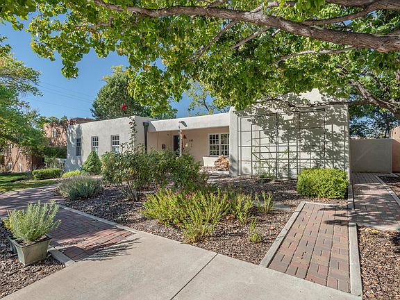 3rd image of 601 Vassar Dr NE