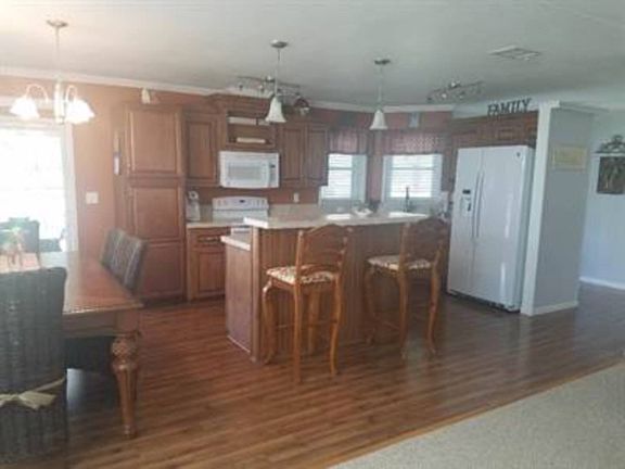 4th image of 2616 Pier Dr