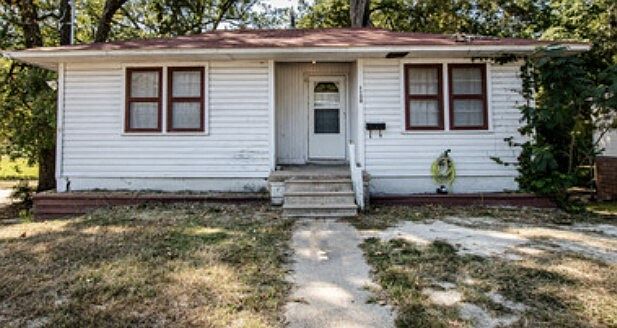 1st image of 1130 N Mosby Ave
