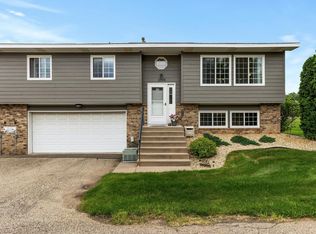 2306 Pond Ave E, Maplewood, MN 55119