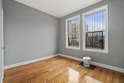 2nd image of 2922 Lawton Ave #B