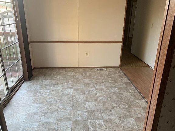 4th image of 604 Sunshine Dr