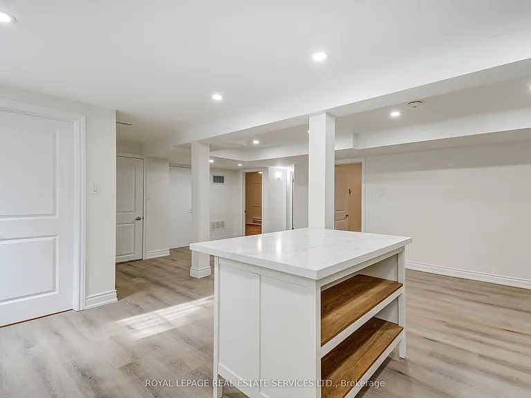277 Mississaga St #LOWER — Photo 15