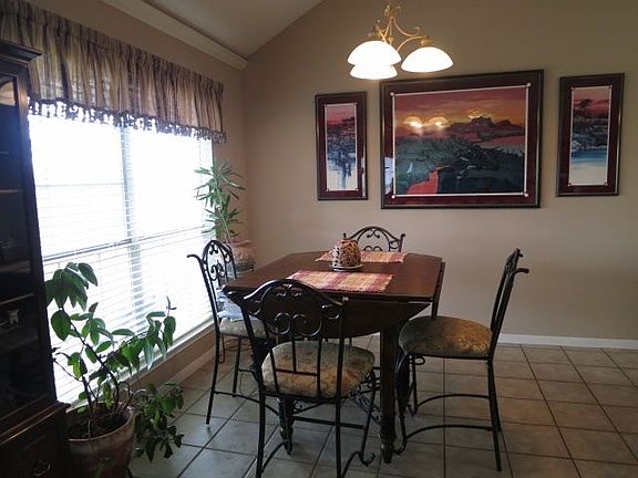 5th image of 510 Armstrong Dr