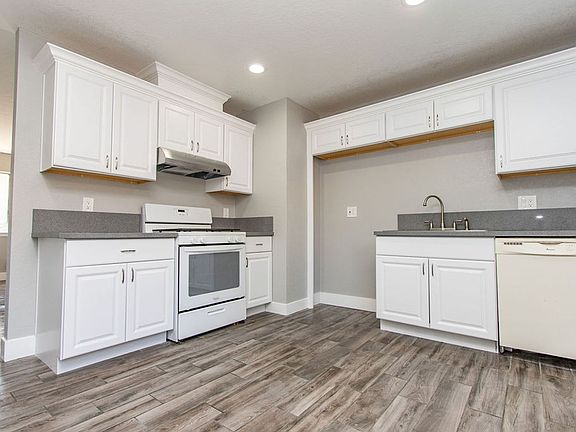 5th image of 725 Lambert Way #1-4