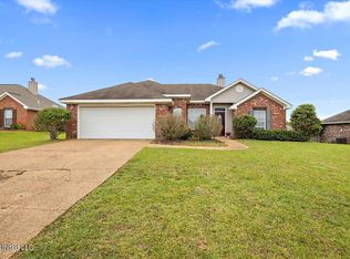 108 Ash Ridge Pl, Pearl, MS 39208