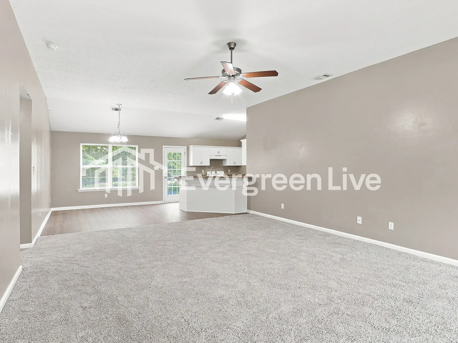 3 bed, 2.0 bath, 1702 sqft, $1,695 — Photo 3