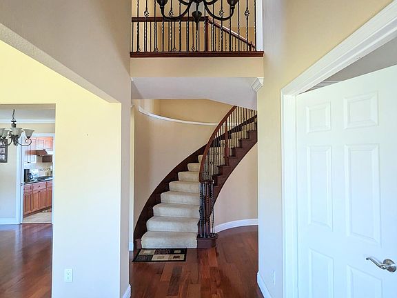 2nd image of 5067 Monaco Dr