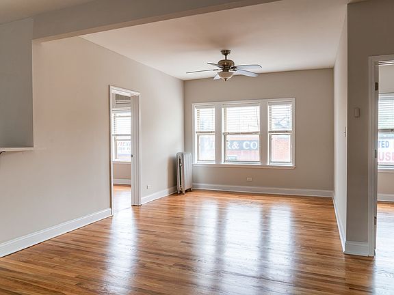 4th image of 2820 W Montrose Ave #2