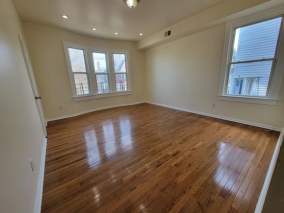 2nd image of 515 Sanford Ave #2E