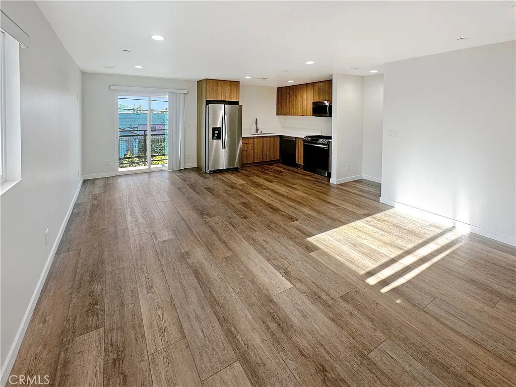 4 bed, 1700 sqft, $3,800 — Photo 3