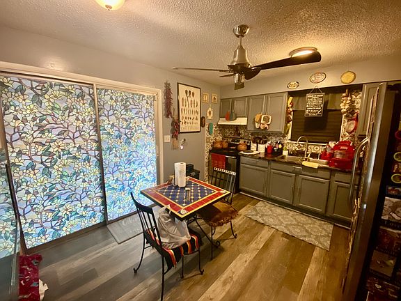 3rd image of 100 Glenrose Cir
