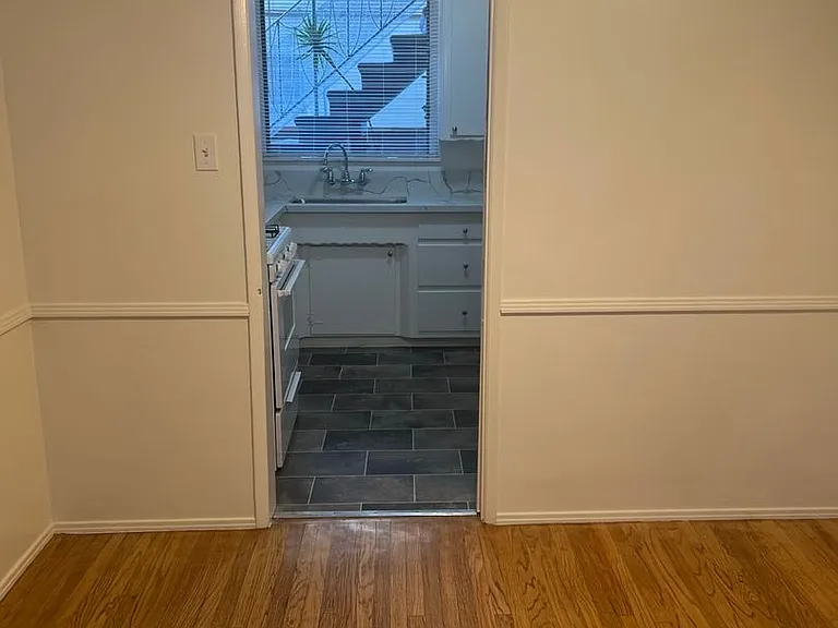 8366 Sargent Ave — Photo 10