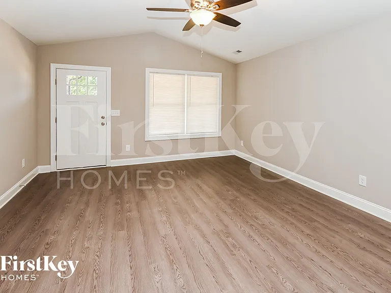 614 Forest Ridge Rd — Photo 3