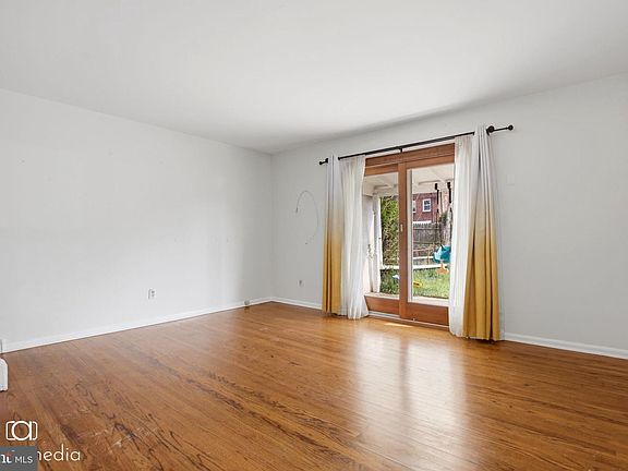 3rd image of 516 Norma Ln