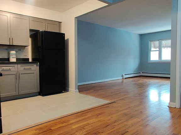 2nd image of 1336 Fteley Ave #3