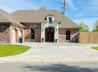 1006 Angelwood Cir, Breaux Bridge, LA 70517