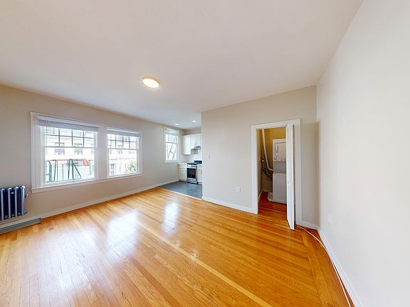 2nd image of 621 Stockton St APT 402