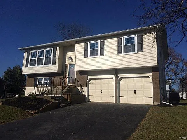 1110 Brentwood Ave photo 1